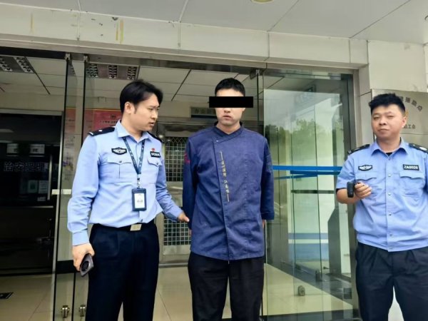 聚财略 “梦游”中6次丢手机，每次都被同一个“陌生人”捡到……