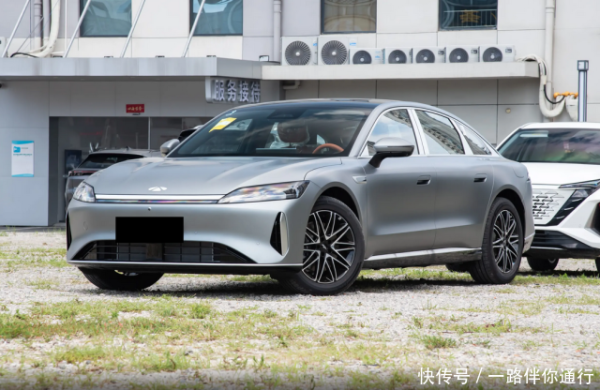 智选+ 风云A9L不玩儿虚的，全系标配33.68度电池，上市即优惠1万元